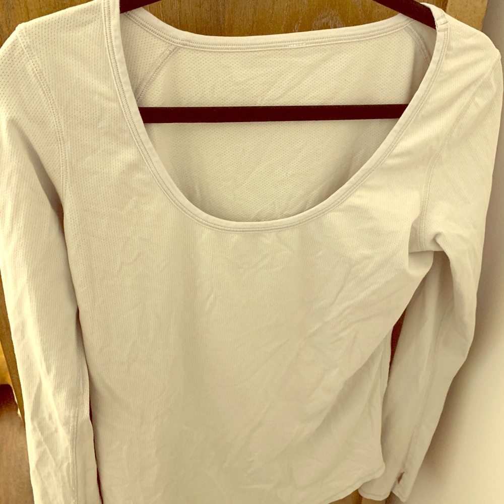 Lululemon grey athletic long sleeve shirt